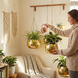 Grand pot suspendu en métal martelé, pot à fleurs décoratif en métal avec finition martelée texturée, élégant pour plantes suspendues - Product Image 6