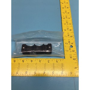 AMAT 0021-06923 แคลมป์, ฐาน, สายแก๊สแบบยืดหยุ่น DZ IHC - อุปกรณ์และอะไหล่เซมิคอนดักเตอร์ระดับโลกที่เชื่อถือได้ - Product Image 1