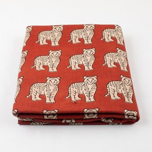 Tela 100% Algodón Ecológica Ligera de 90 GSM con Estampado a Mano de Tigre, Textil Indio Suave para Vestidos de Niñas y Niños - Product Image 2