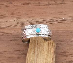Bague fine en argent sterling 925 avec sertissage en turquoise, minimaliste, à superposer, bague éternité, cadeau de naissance de décembre - Product Image 3