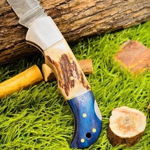 Cuchillo Plegable de Camping Hecho a Mano con Hoja Recta de Acero de Damasco, Mango de Cuerno y Madera, Funda de Cuero - Product Image 2