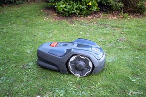 Cortacésped Robótico Husqvarna Automower 435X AWD al por Mayor con Rastreo GPS, Control por Aplicación Inteligente, Corte Automático en Todo Tipo de Terreno - Product Image 5