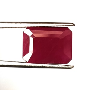 พลอยทับทิมแอฟริกันธรรมชาติ 7.25 กะรัต ทรงเหลี่ยมมรกต - Product Image 3