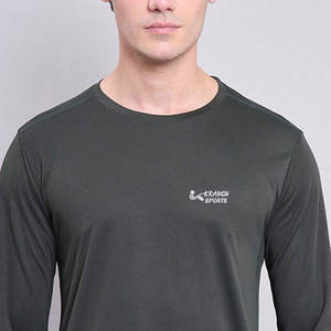 Camiseta de yoga para hombre, de tela lisa de secado rápido, con logo impreso personalizado, talla adulta. - Product Image 4