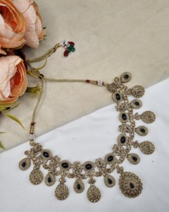 Ensemble de bijoux 3 pièces pour femmes, pierres précieuses ovales et en forme de poire, collection de bijoux de créateur, style ethnique, pour occasions spéciales. - Product Image 5