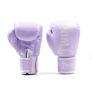 ถุงมือชกมวยคู่แฝดแบบสั่งทำพิเศษ OEM หนังแท้ 100% ขายส่ง น้ำหนักเบา สำหรับฝึกซ้อมและต่อสู้ สำหรับผู้ใหญ่ สำหรับศิลปะการต่อสู้ - Product Image 2