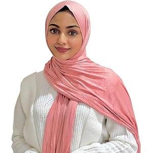 Vente en gros de foulards et châles unis personnalisables pour femmes musulmanes, doux et extensibles, en jersey modal, tissus hijab en modal imprimés en Inde - Product Image 2