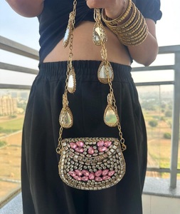 Sac à main personnalisé en métal mosaïque Kundan plaqué or F S INTERNATIONAL fait à la main avec doublure en satin, perles et pierres - Product Image 3