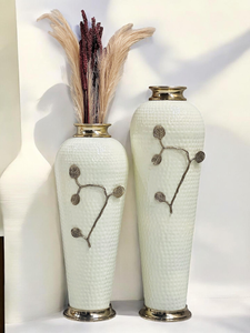 Vase de sol de luxe moderne en métal martelé blanc, fer et aluminium, avec motif feuille d'or, fait main, de haute qualité, résistant à la rouille, en laiton, pour mariage - Product Image 3