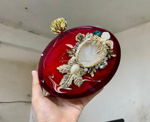 Pochette ronde en résine cristal et pierre ornée d'un sac à main en acrylique pour femmes et filles par Tayyab Handicraft - Product Image 4