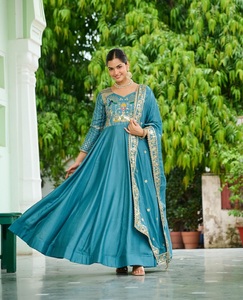 Robes Anarkali de mariage indiennes les plus belles, en soie Vichitra, ornées de paillettes riches, de broderies multi-fils et de broderies Zari. - Product Image 1