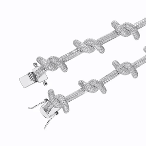 Bracelet jonc de luxe en argent 925 avec nœud en moissanite, micro-incrustation de pierres rondes taille brillant, style unisexe pour usage quotidien - Product Image 2