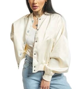 Chaqueta de béisbol para mujer con botones frontales, ropa sexy para Collage, venta al por mayor, chaqueta universitaria de satén personalizada para equipo - Product Image 4