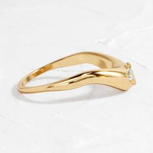 Bague en or massif 14 carats avec diamant taille poire et bande incurvée, bijoux fins de mode, bague en argent sterling 925, bijoux de créateur personnalisés - Product Image 3