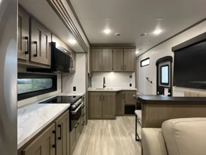 Autocaravana de Lujo Confortable 2025 K-Z Rv D-u-r-a-n-g-o 333RLT, Remolque de Viaje, Casa Rodante - Product Image 4