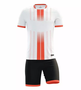 Ensemble de maillots de football personnalisés élégants pour équipes sportives – Tenue de compétition pour tournois et matchs - Product Image 1