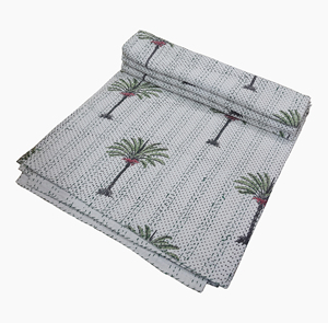 Cotton <b>Quilt</b> Set Palm Tree Pattern <b>Quilting</b> Simple Style All-Season Home Use Folded Design - Product Image 6