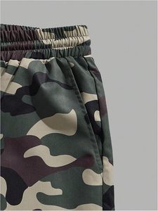 Conjunto casual de 2 piezas para hombre, camiseta de manga corta con estampado de oso y pantalones cortos de camuflaje, ropa de algodón transpirable para verano - Product Image 3