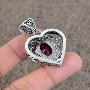 Pendentif Breloque Vintage en Argent Sterling en Forme de Cœur avec Grenat, Fait Main, Élégant, Filigrane, Bijou en Pierre Précieuse pour Fiançailles - Product Image 3