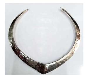 Collar de latón vintage con diseño martillado cristiano, el más vendido, acabado plateado, para fiestas, bodas, gargantilla étnica tipo torque - Product Image 4