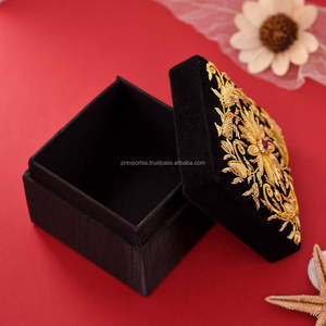 Boîte à bijoux de luxe personnalisée en carton gravé avec fermeture magnétique en forme de papillon, cadeau de mariage pour la mariée, rangement pour bagues - Product Image 2