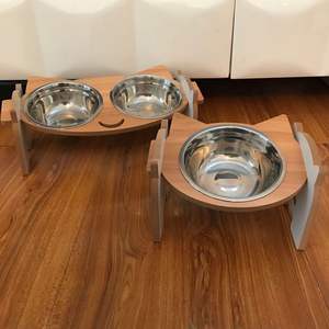 Gamelle pour chien en bois de style rustique, produit promotionnel pour animaux de compagnie pour une alimentation confortable - Product Image 1