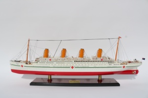 HMHS BRITANNIC Modèle de bateau en bois classique rectangulaire, artisanat, décoration d'intérieur, peint à la main - Product Image 5