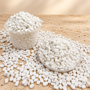 Meilleur prix, produit phare : Granulés de carbonate de calcium (masterbatch) en forme de remplissage, couleur blanc naturel, matière première pour bidons. - Product Image 1