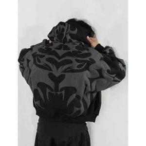 เสื้อฮู้ดดี้พิมพ์ลายนูนสีดำแบบกำหนดเอง ทรงโอเวอร์ไซส์ สไตล์สตรีทแวร์ แบบครอป ผ้าฝ้ายฟลีซ 100% รับผลิตตามสั่ง ขายส่ง - Product Image 4