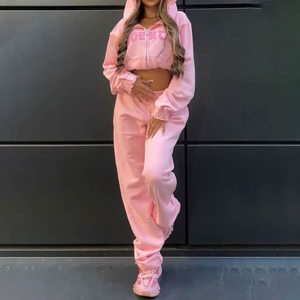 Survêtement court moulant d'hiver pour femmes grandes tailles, couleur unie, style streetwear, 100 % polyester satiné, tissu écologique et respirant - Product Image 1