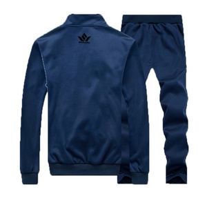 Conjunto Deportivo para Hombre Color Granate con Chaqueta y Pantalones de Chándal Transpirables de Poliéster con Bolsillos Laterales, Ropa Deportiva Casual - Product Image 4
