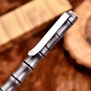 Bolígrafo de Acero de Damasco Premium, Accesorio de Escritorio de Lujo para Oficina, Ejecutivos y Entornos Empresariales - Product Image 3
