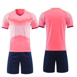 Conjunto de Dos Piezas de Camiseta Polo para Hombre con Bloques de Color y Logotipo Personalizado OEM, Conjunto de Verano Informal de Cuello Redondo y Manga Corta con Pantalones Cortos - Product Image 2
