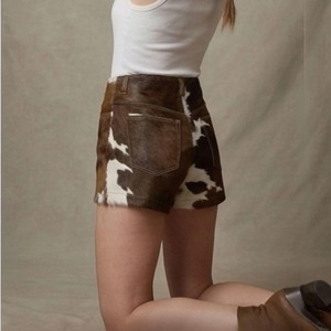 <b>Women</b> Cowhide <b>Leather</b> <b>Shorts</b> Premium Cowhide <b>Leather</b> High Waist Stylish Fashion Casual Streetwear Modern <b>Shorts</b> Supplier - Product Image 3