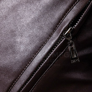 Veste en cuir de vachette sur mesure, créez votre propre veste d'hiver légère et écologique pour homme avec logo sur le devant - Product Image 3