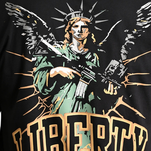 Camiseta Negra para Hombre con Estampado Gráfico Liberty, Cuello Redondo, Manga Corta, Estilo Casual Urbano, Diseño en la Espalda, Venta al Por Mayor de Ropa de Moda - Product Image 6