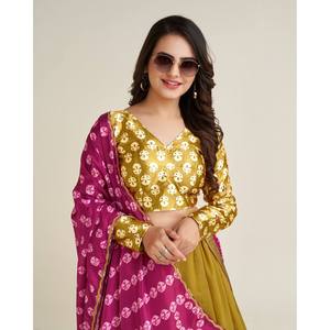 Diseñador Navratri Vestidos de noche especiales Lehenga Choli con hilo y trabajo de espejo real - Product Image 2