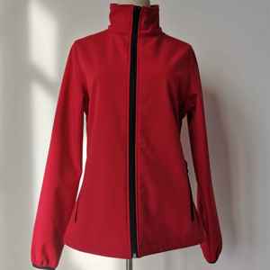 Nouvelle veste softshell SOLID INTERNATIONAL personnalisée, design simple et abordable, pour femmes, idéale pour l'équitation en extérieur, imperméable, vêtements d'équitation. - Product Image 5