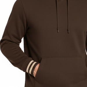 Sweat à capuche marron chocolat pour homme, très demandé, avec poignets rayés crème, style streetwear masculin - Product Image 3