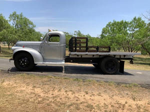 Camioneta Usada Modelo Antiguo 1946 CC303 con Motor 228 I6 en Venta, Lista para Enviar Hoy - Product Image 3