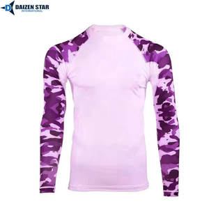 Haut de compression unisexe UPF 50+ écologique, antibactérien, à manches longues, respirant et à séchage rapide pour la natation et le surf - Product Image 5