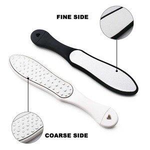 Râpe à pieds professionnelle 3-en-1 pour éliminer les peaux mortes et les callosités – Outil de pédicure pour les soins des pieds - Product Image 4