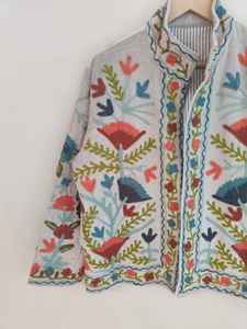 Veste en velours Suzani brodée à la main, style indien, robe de mariée bohème, veste de festival, cadeau de Noël pour elle-lui - Product Image 3