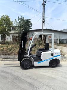 Chariot élévateur industriel diesel TCM de 3 à 10 tonnes avec pompe et moteur de boîte de vitesses pour mines et chantiers de construction - Product Image 3