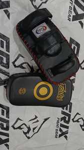 Custom Leather Fairtex Muay Thai Kick <b>Pads</b> Professional Curved Thai <b>Pads</b> for MMA Boxing Training OEM ODM - Product Image 2