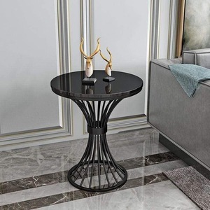 Table d'appoint ronde moderne, plateau en contreplaqué aspect marbre blanc avec cadre doré, table d'appoint de luxe pour salon et chambre à coucher - Product Image 4