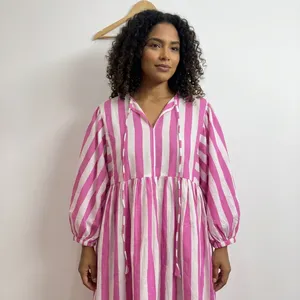 Robe longue ample à col montant en coton tissé imprimé floral dessiné à la main, manches longues, style bohème avec pompons, décontractée pour l'été et le quotidien - Product Image 3