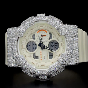 Montre G-Shock modèle GMA S140 blanche avec lunette en moissanite sertie de diamants, look premium, montre antichoc avec boîtier amovible en diamant. - Product Image 1