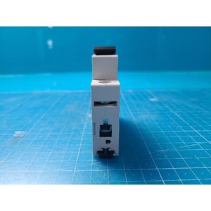 Disjoncteur miniature Eaton FAZ-C3/1 d'occasion – Pièces détachées d'équipement semi-conducteur de la génération précédente - Product Image 2