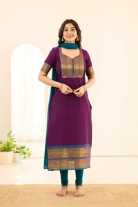 Maroon Cotton <b>Kurti</b> With Green And Black Dupatta Traditional <b>Indian</b> Pakistani Women's Casual Wear Knee-Length Regular Fit - Product Image 4
